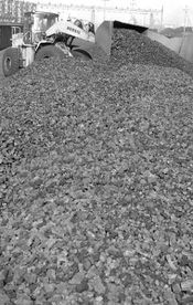 咸陽市人民政府推動煤炭產(chǎn)業(yè)轉(zhuǎn)型升級，賦能區(qū)域經(jīng)濟高質(zhì)量發(fā)展